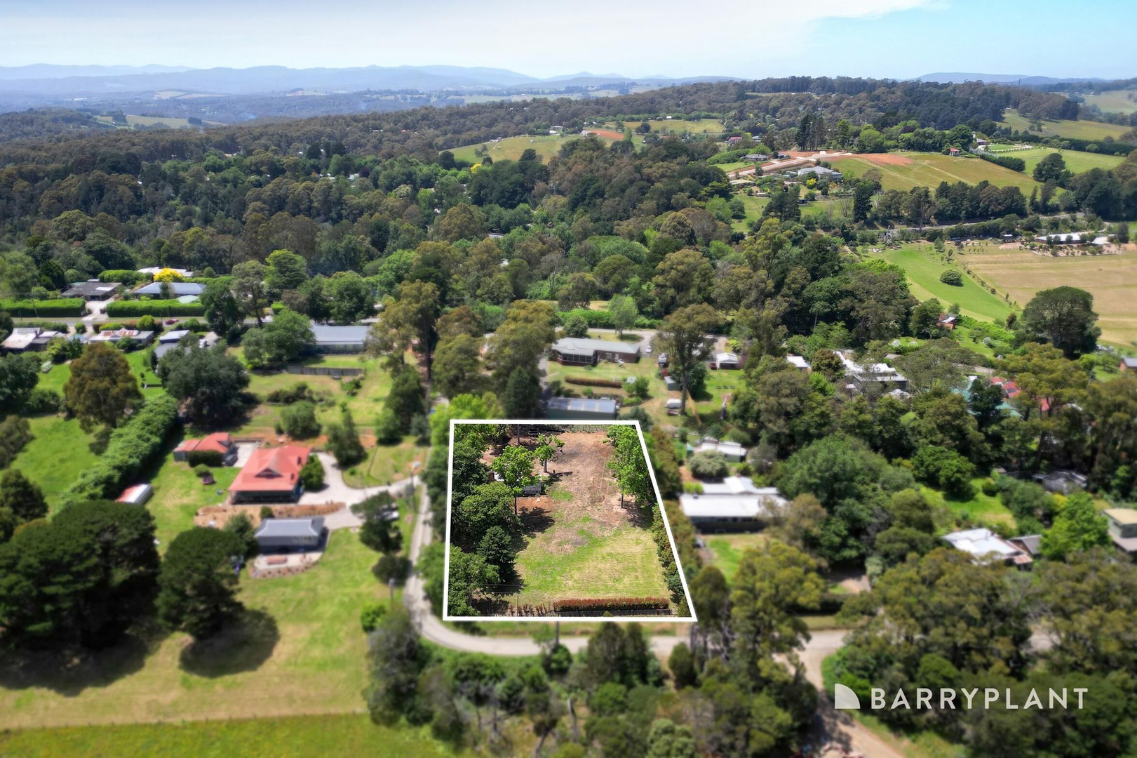 11 Hamilton Road, Emerald, VIC 3782 - Thumbnail 2 - 15/01/2024