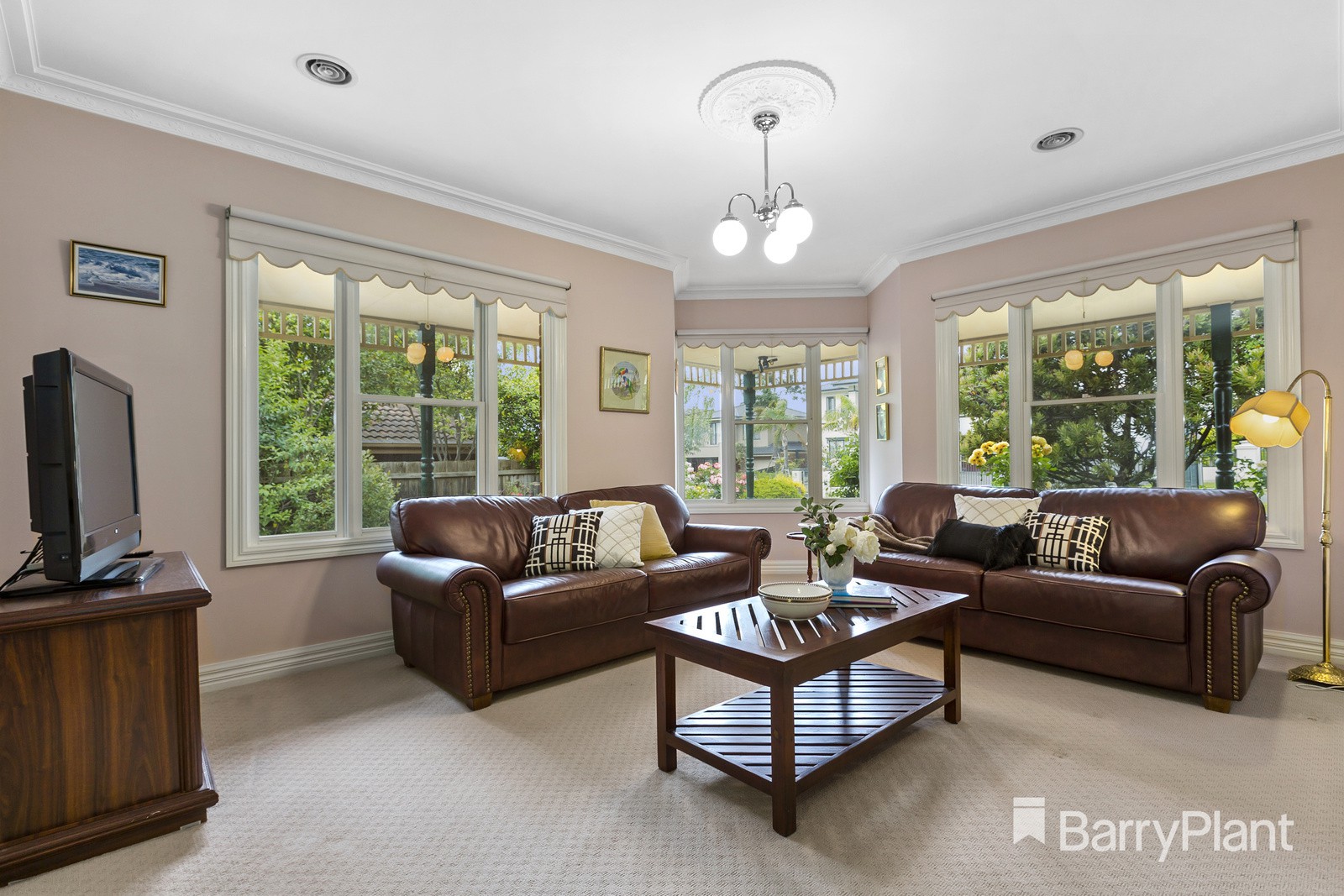11 Harvie StreetGlen Waverley, VIC 3150, Glen Waverley - Thumbnail 2