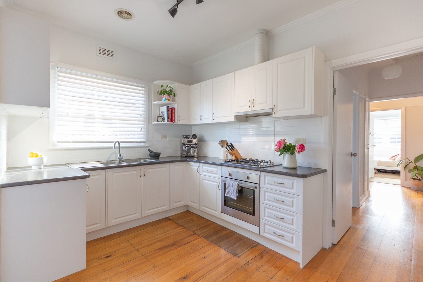 11 Hawthorn Avenue, Belmont, VIC 3216, Belmont - Thumbnail 3