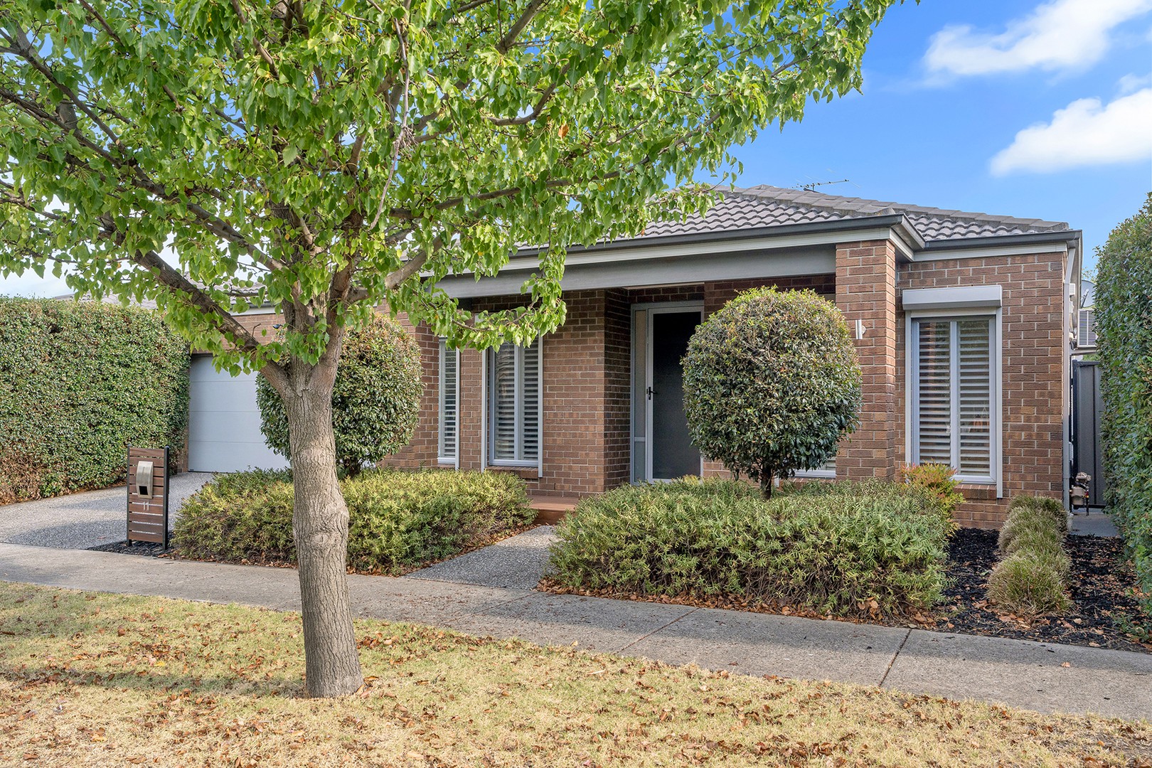 11 Hennessy Street, Craigieburn, VIC 3064 - Thumbnail 2 - 18/03/2025
