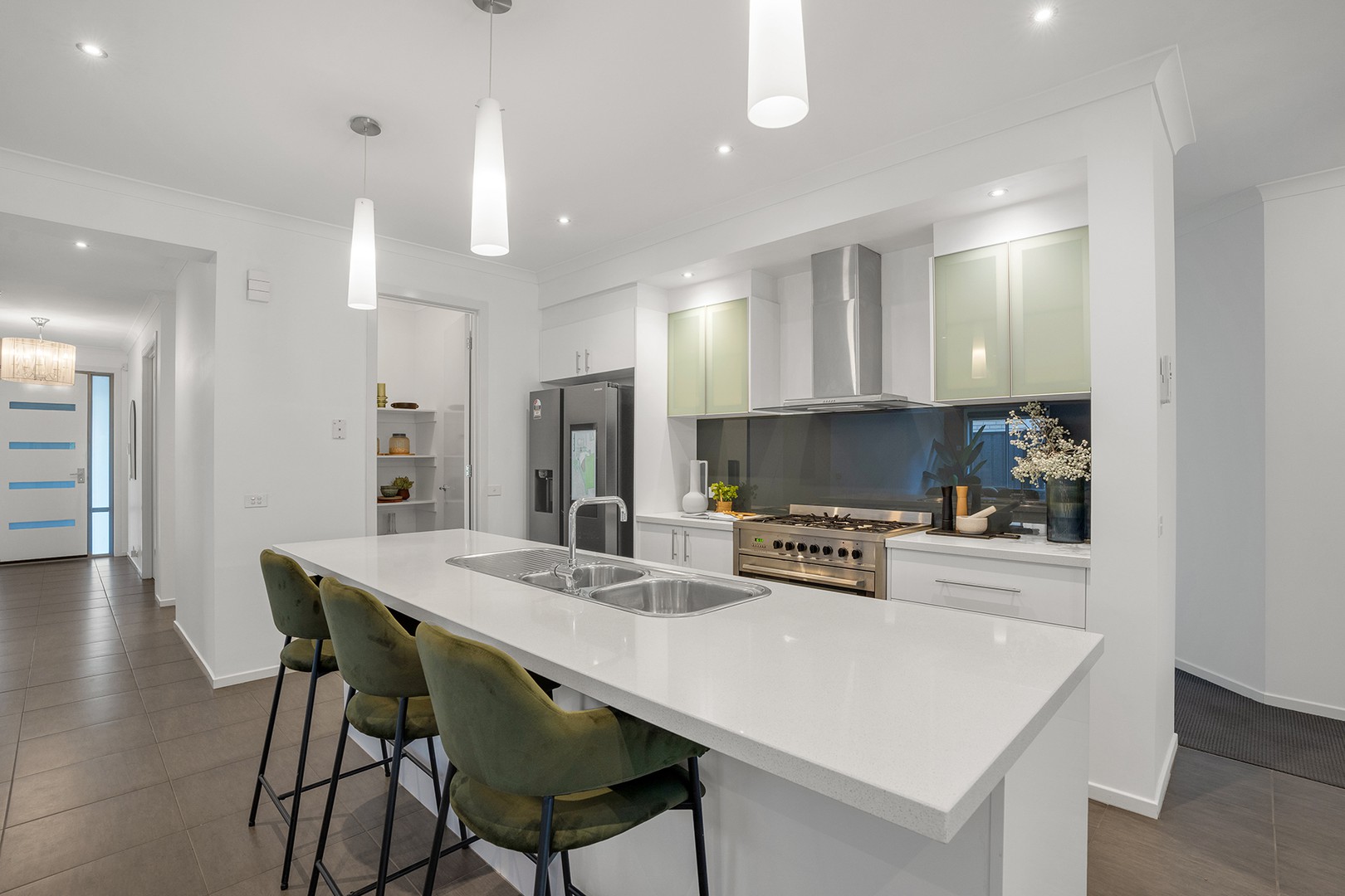 11 Hennessy Street, Craigieburn, VIC 3064, Craigieburn - Thumbnail 4