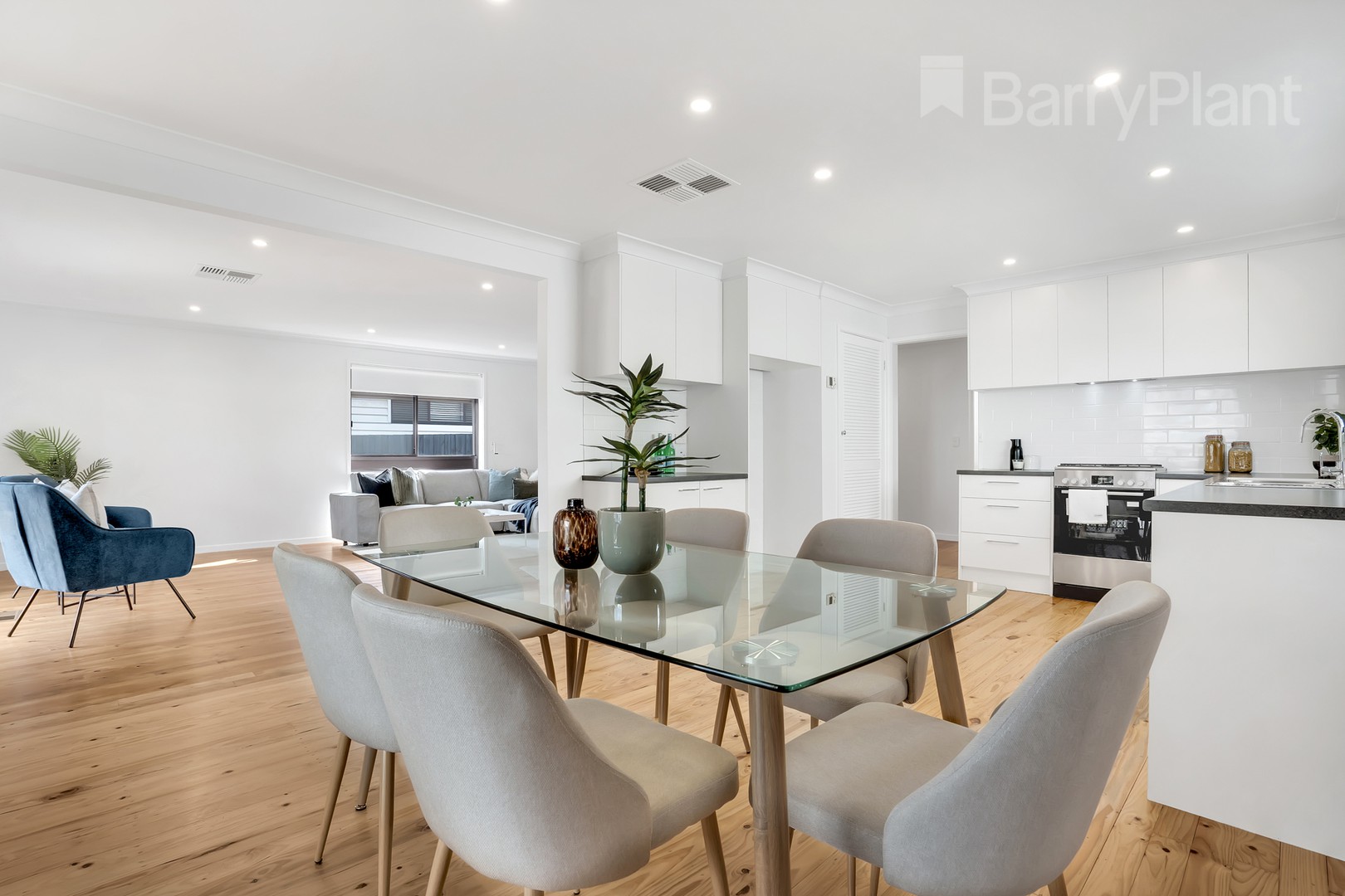 11 Henry Street, Reservoir, VIC 3073, Reservoir - Thumbnail 7