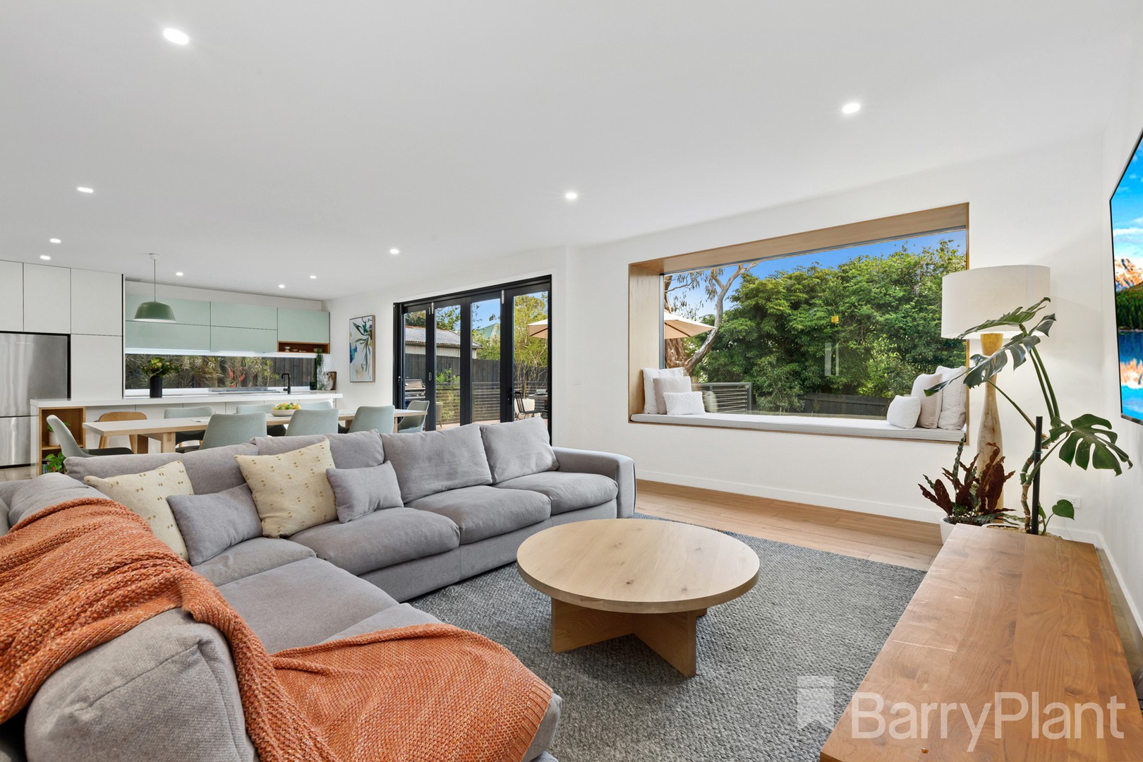 11 Hinkler Avenue, Macleod, VIC 3085, Macleod - Thumbnail 2