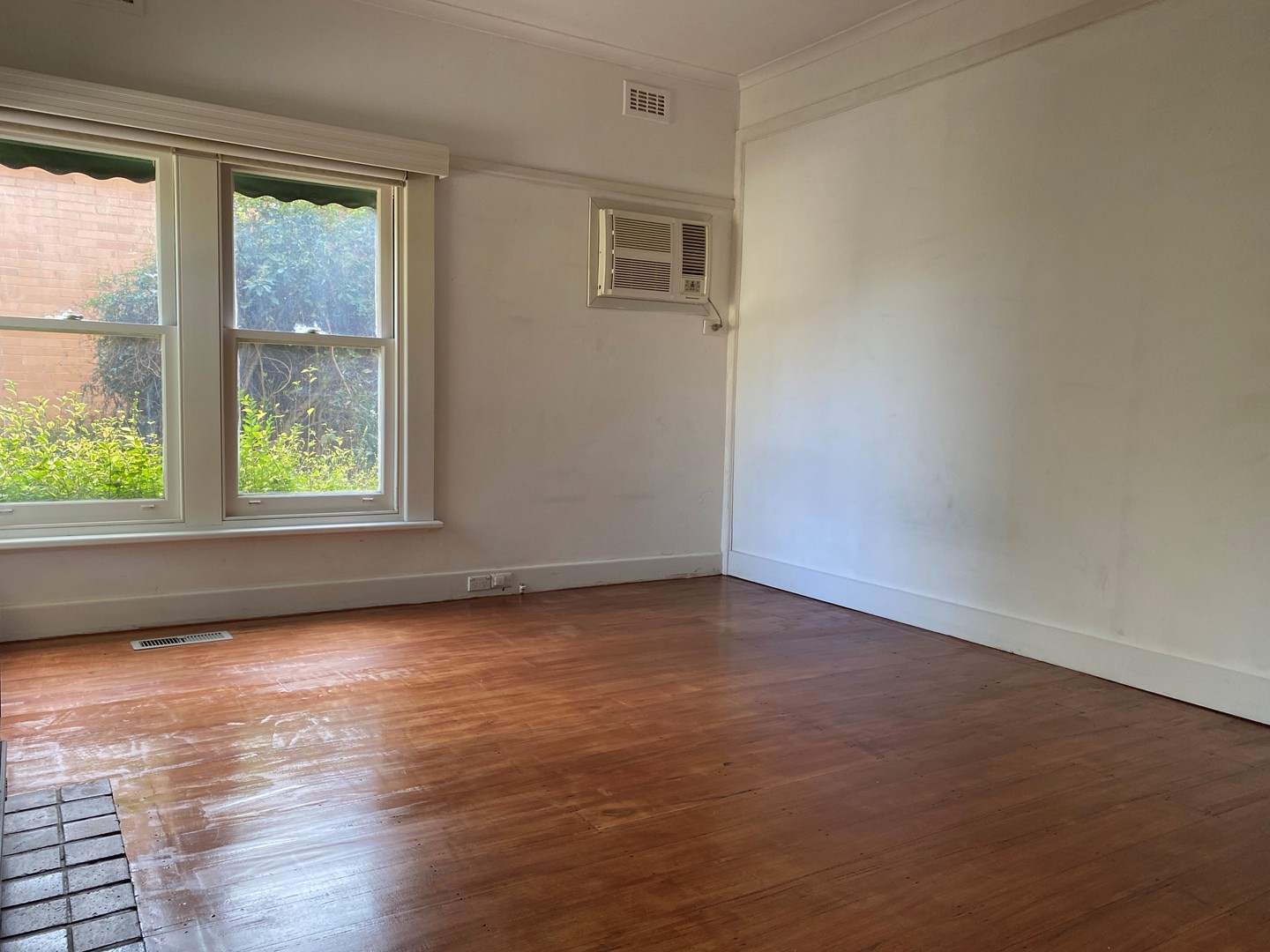 11 Hirst Street, Blackburn, VIC 3130, Blackburn - Thumbnail 2