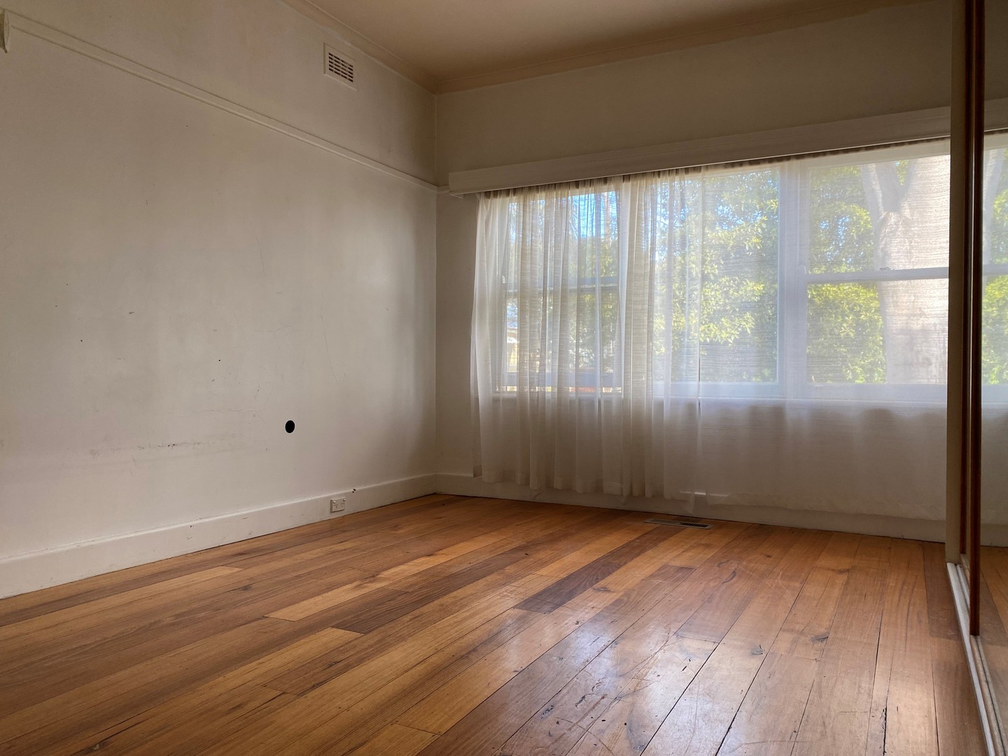 11 Hirst Street, Blackburn, VIC 3130, Blackburn - Thumbnail 4
