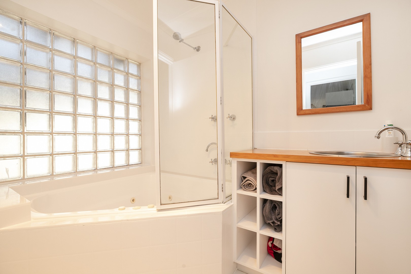 11 Honey Grove, St Albans, VIC 3021, St Albans - Thumbnail 5
