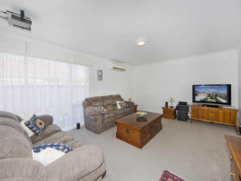 11 Innisfail Drive, Point Cook, VIC 3030 - Thumbnail 1 - 05/11/2025