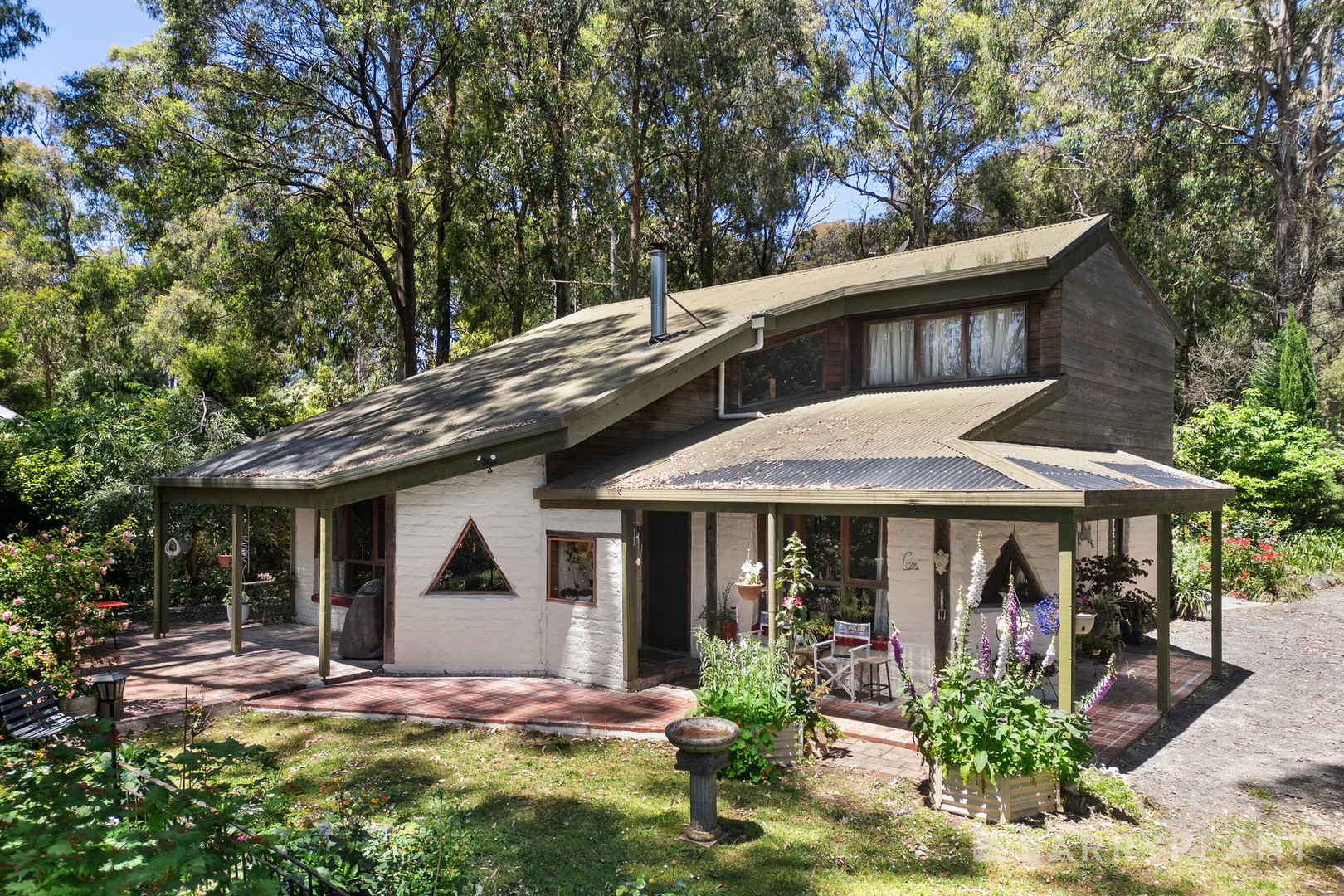 11 James Street, Kinglake, VIC 3763 - Thumbnail 2 - 21/11/2024