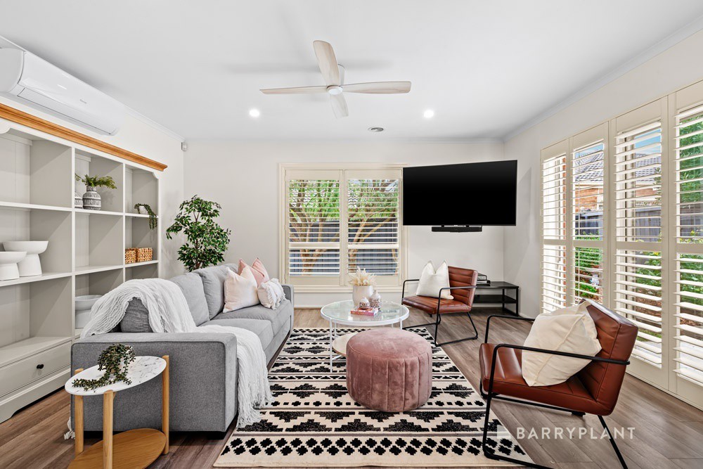 11 Jenolan Way, South Morang, VIC 3752 - Thumbnail 2 - 27/08/2025