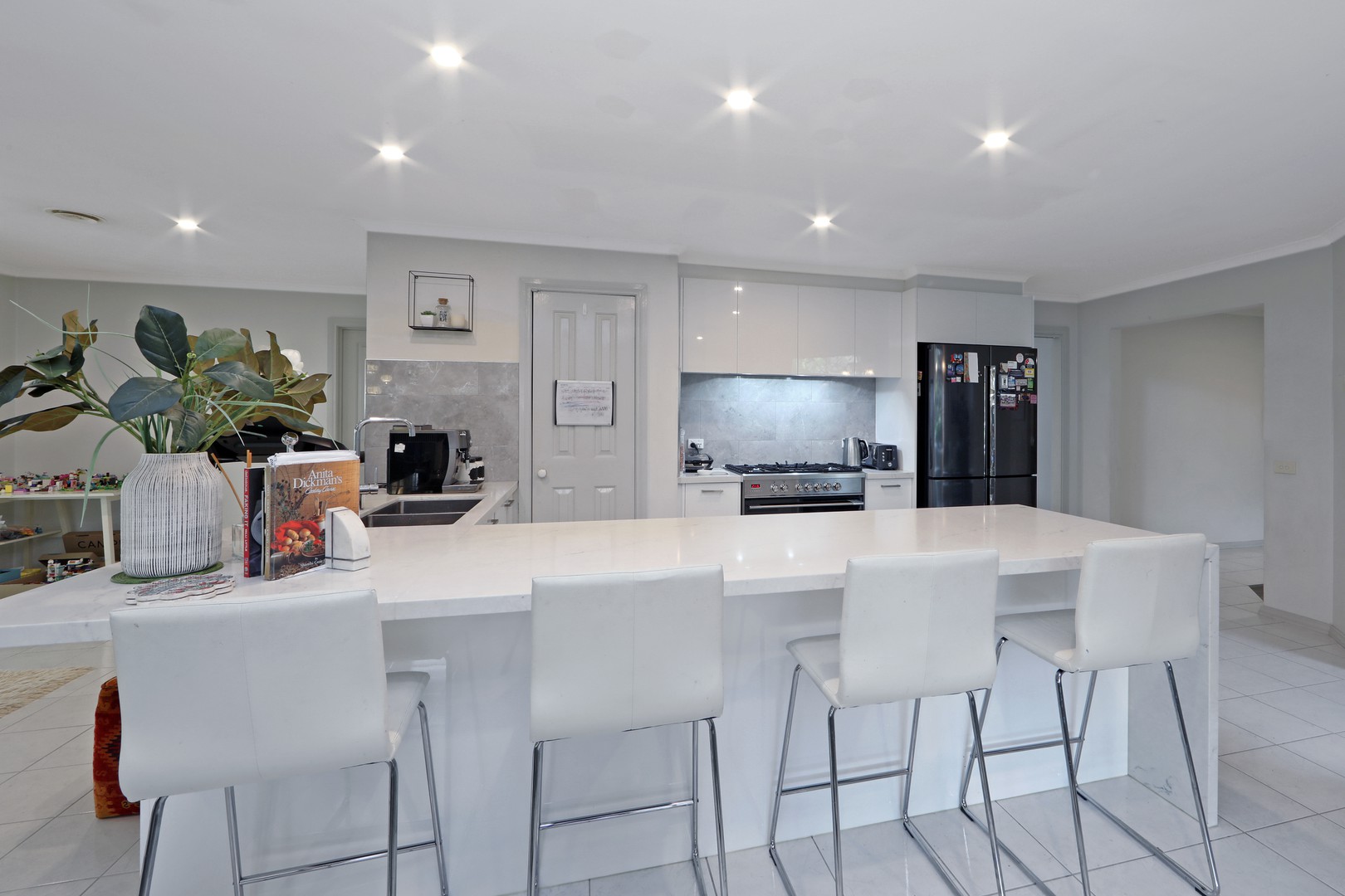 11 Kalimna Court, Rowville, VIC 3178, Rowville - Thumbnail 3