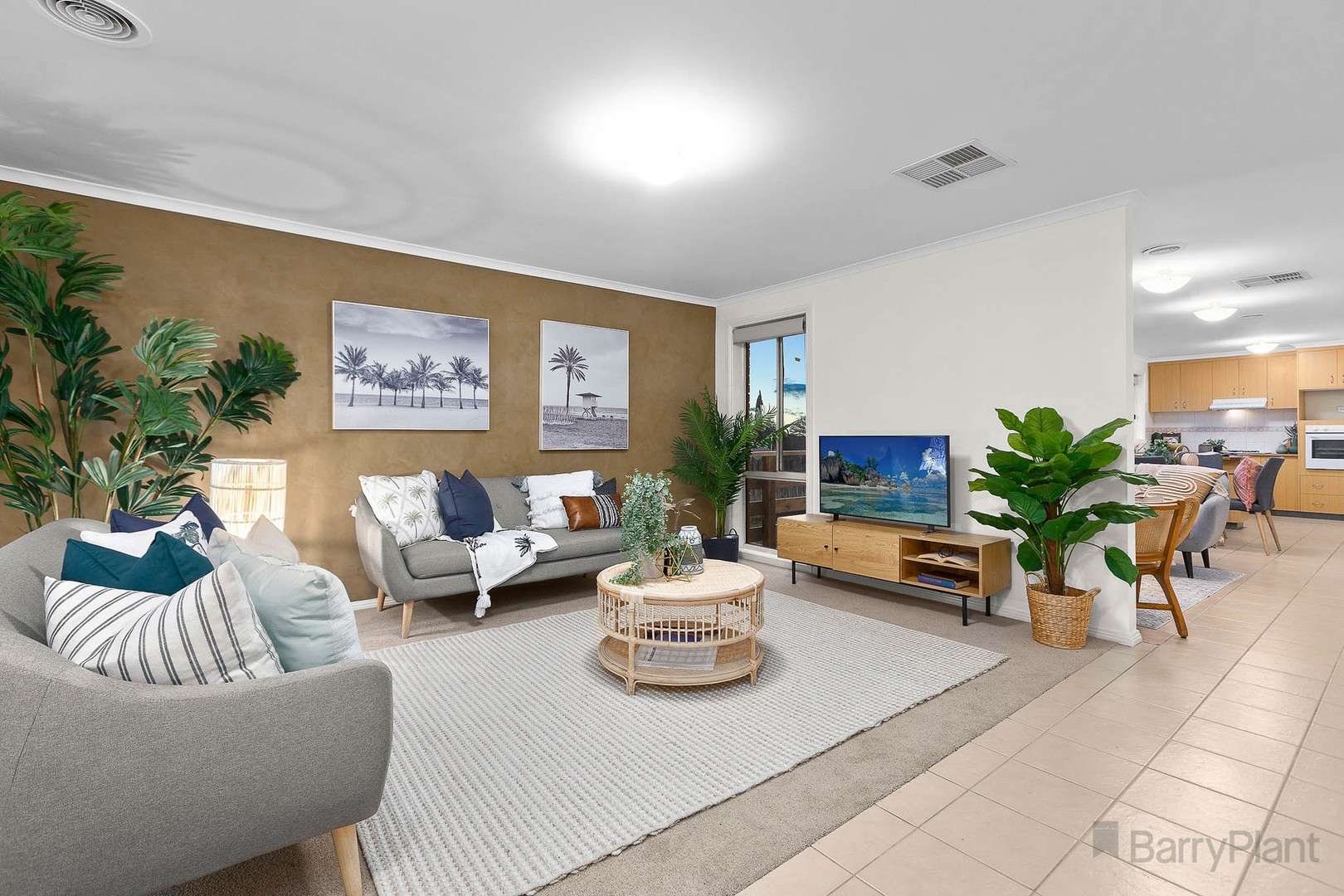 11 Kathryn Close, Pakenham, VIC 3810 - Thumbnail 2 - 14/07/2022