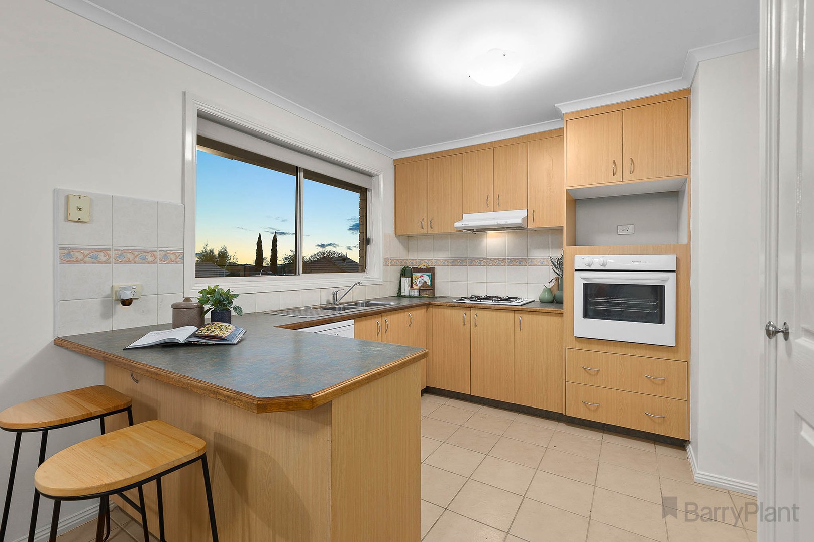 11 Kathryn Close, Pakenham, VIC 3810, Pakenham - Thumbnail 4