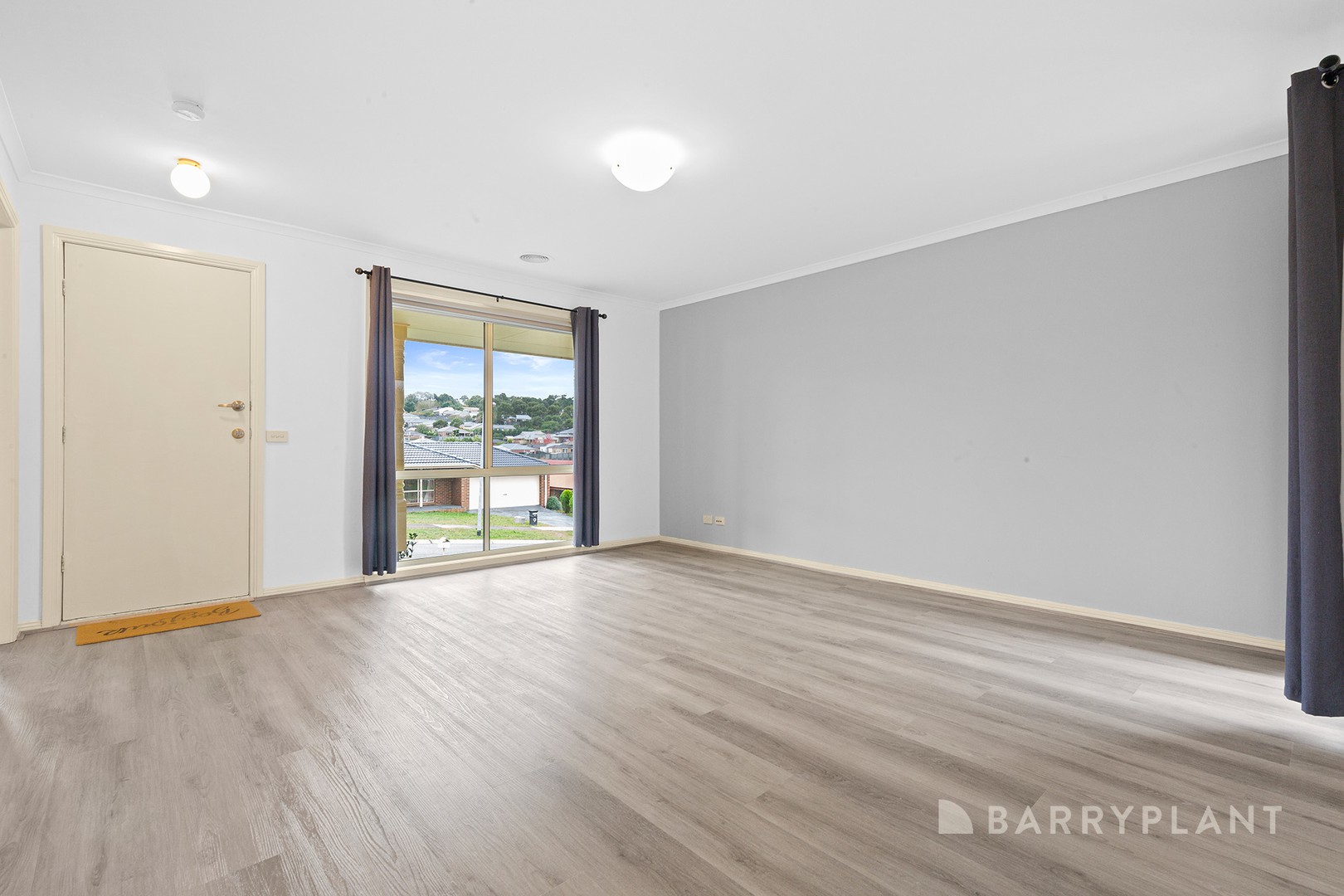 11 Kathryn Close, Pakenham, VIC 3810 - Thumbnail 2 - 01/05/2024