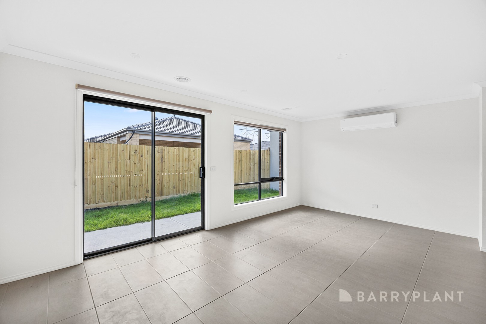 11 Kenmore Way, Clyde North, VIC 3978, Clyde North - Thumbnail 5