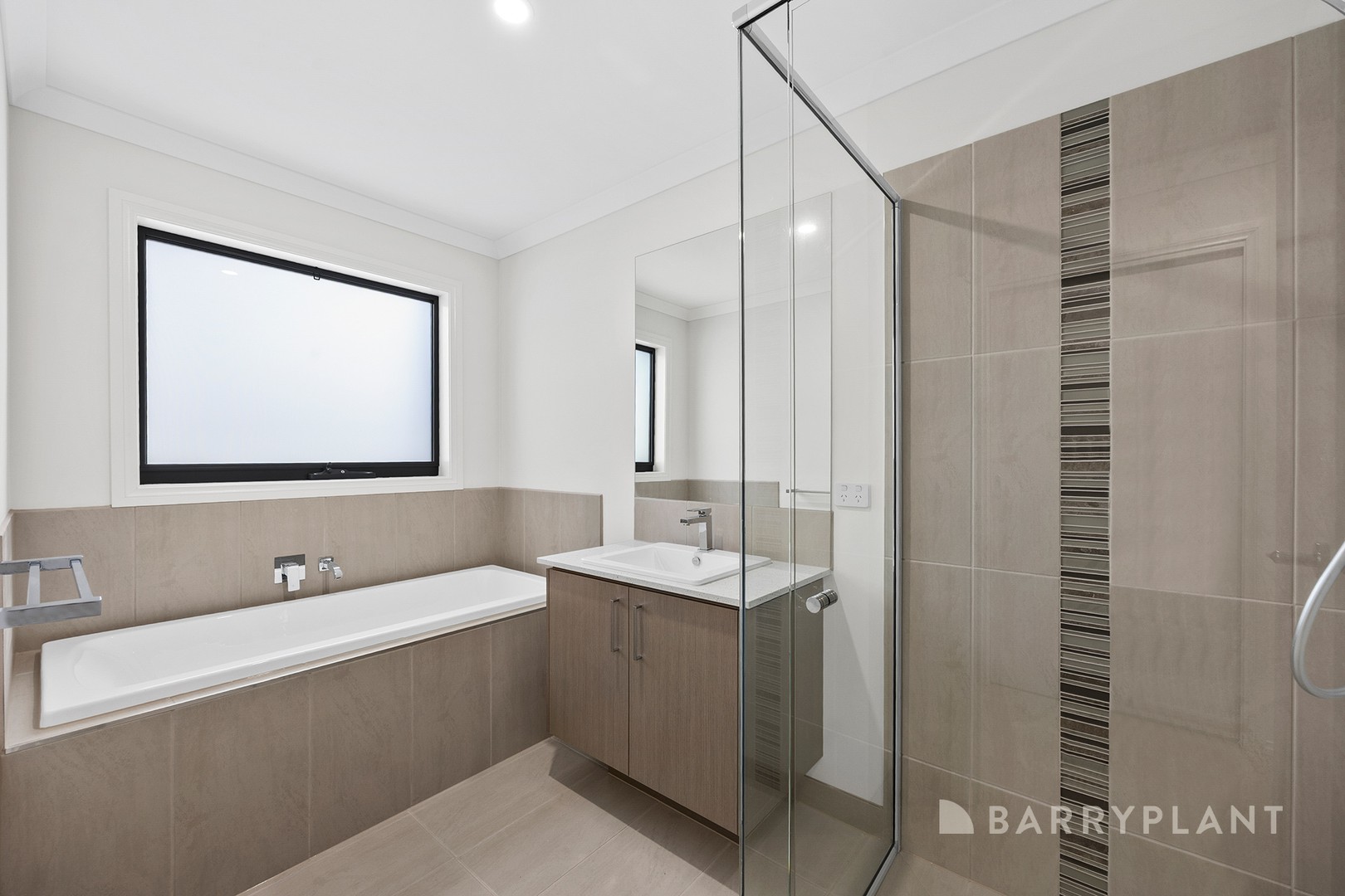 11 Kenmore Way, Clyde North, VIC 3978, Clyde North - Thumbnail 8