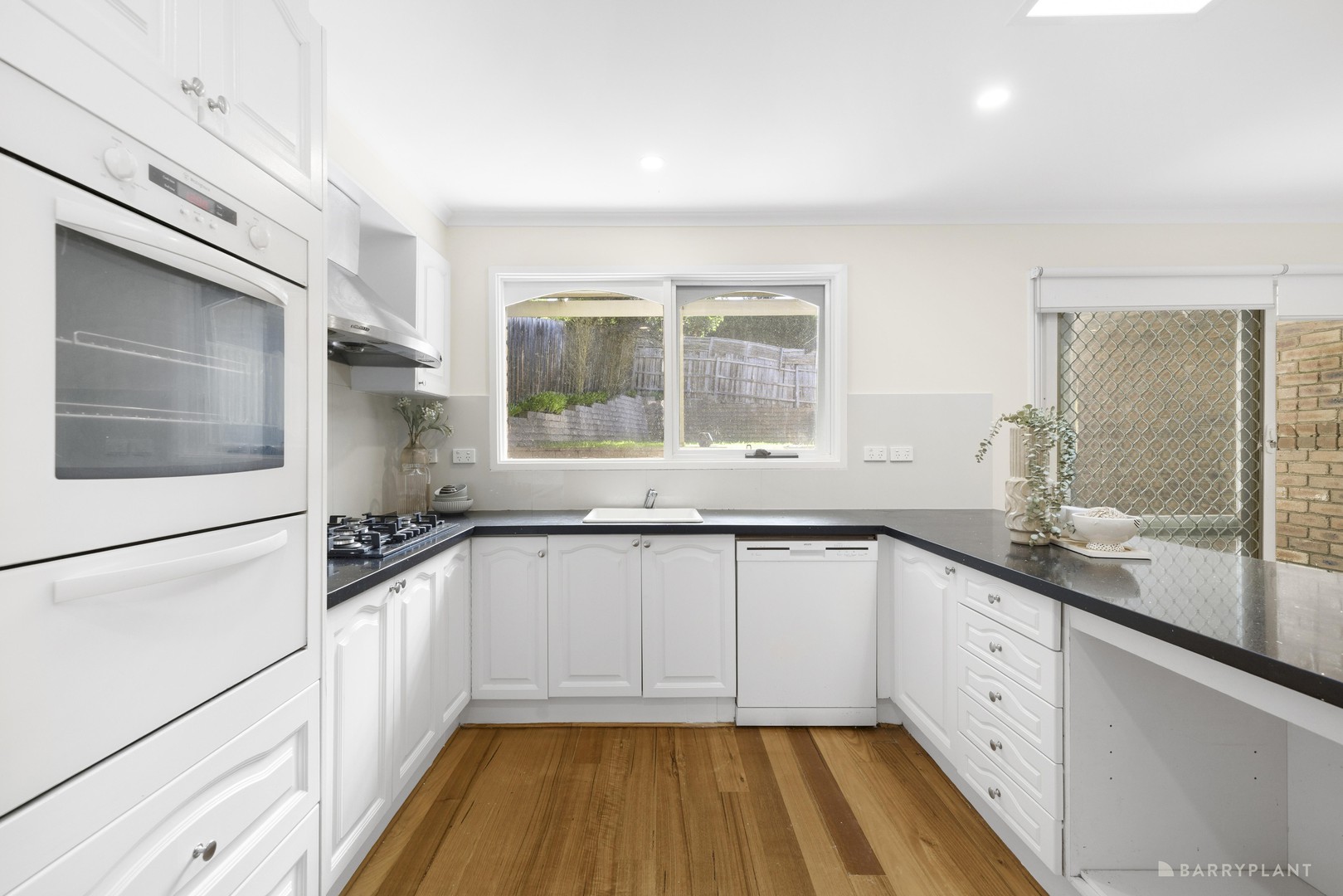 11 Larnoo Drive, Doncaster East, VIC 3109, Doncaster East - Thumbnail 6
