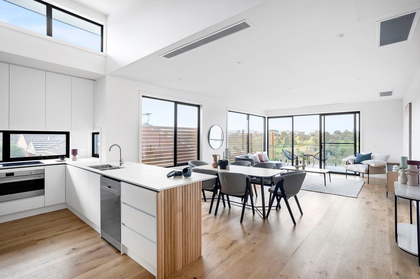 11 Laura Grove, Avondale Heights, VIC 3034, Avondale Heights - Thumbnail 2