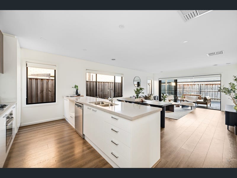 11 Lavinia Street, Greenvale, VIC 3059, Greenvale - Thumbnail 4