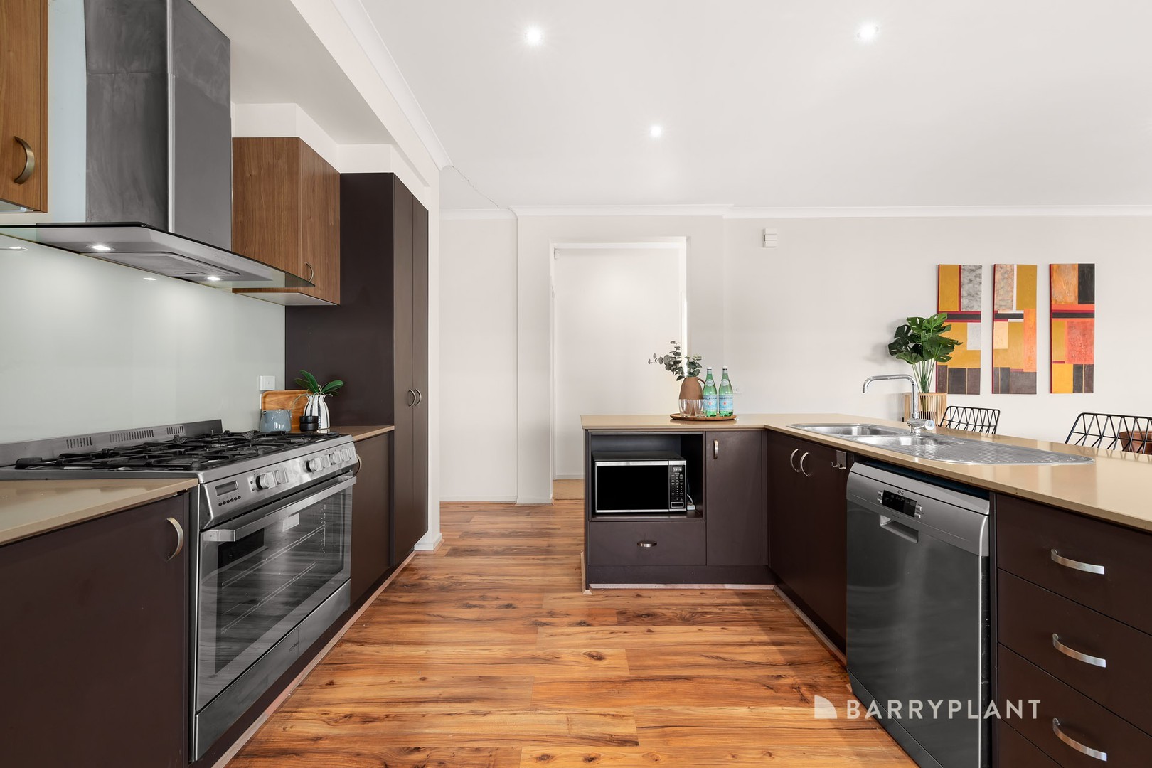 11 Le Page Run, South Morang, VIC 3752, South Morang - Thumbnail 2