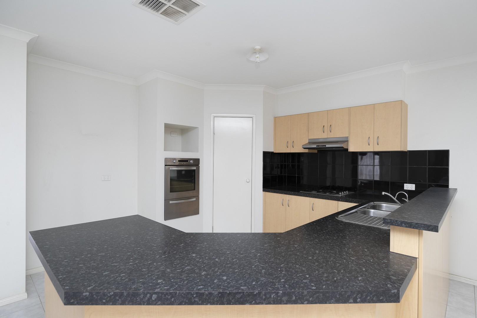 11 Lockie Place, Taylors Hill, VIC 3037, Taylors Hill - Thumbnail 8