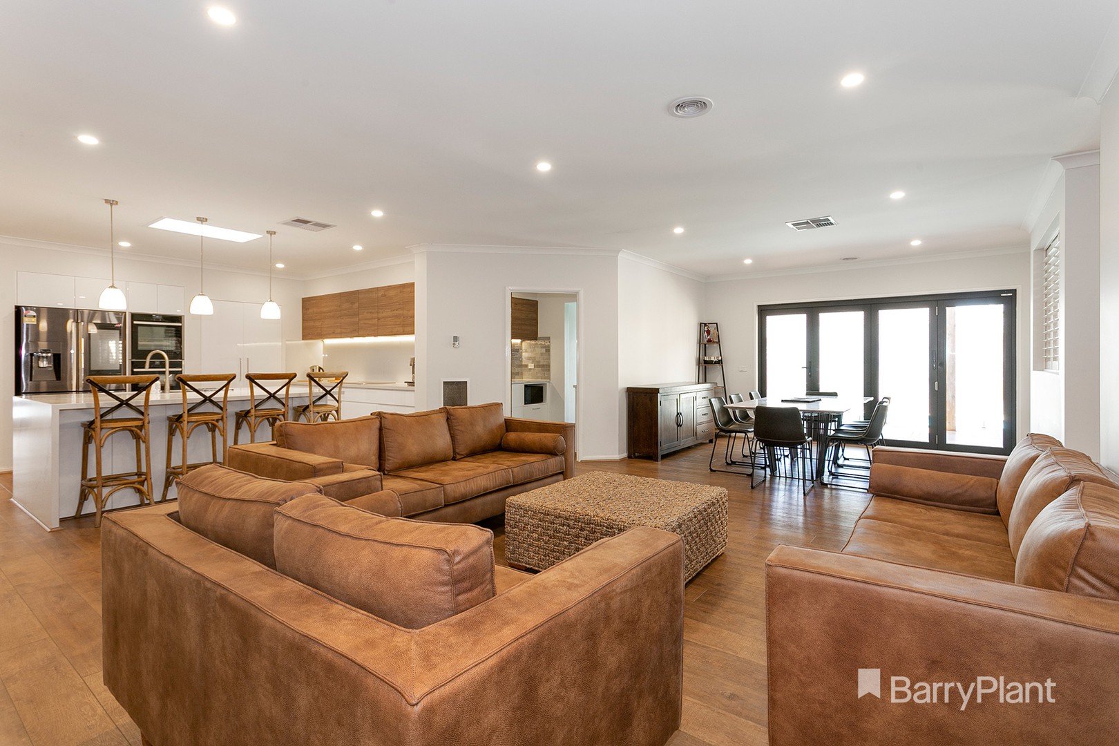 11 Lowanna Street, Berwick, VIC 3806, Berwick - Thumbnail 3