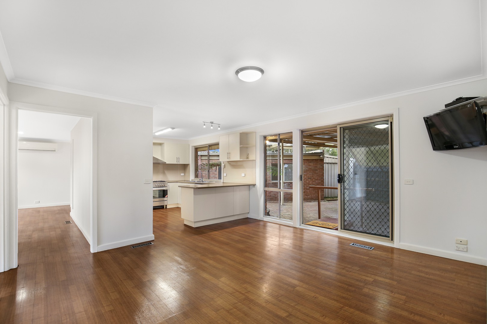 11 Maiden Court, Epping, VIC 3076, Epping - Thumbnail 4