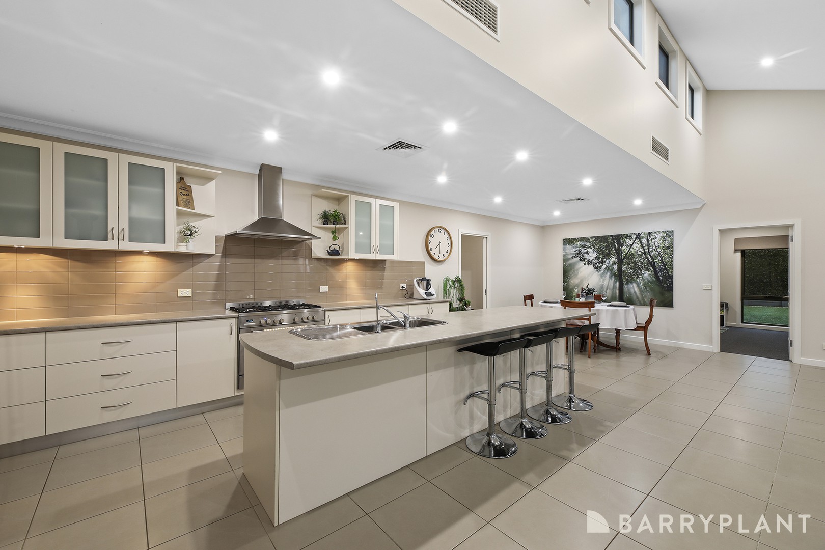 11 Mayfair Drive, Drouin, VIC 3818, Drouin - Thumbnail 3