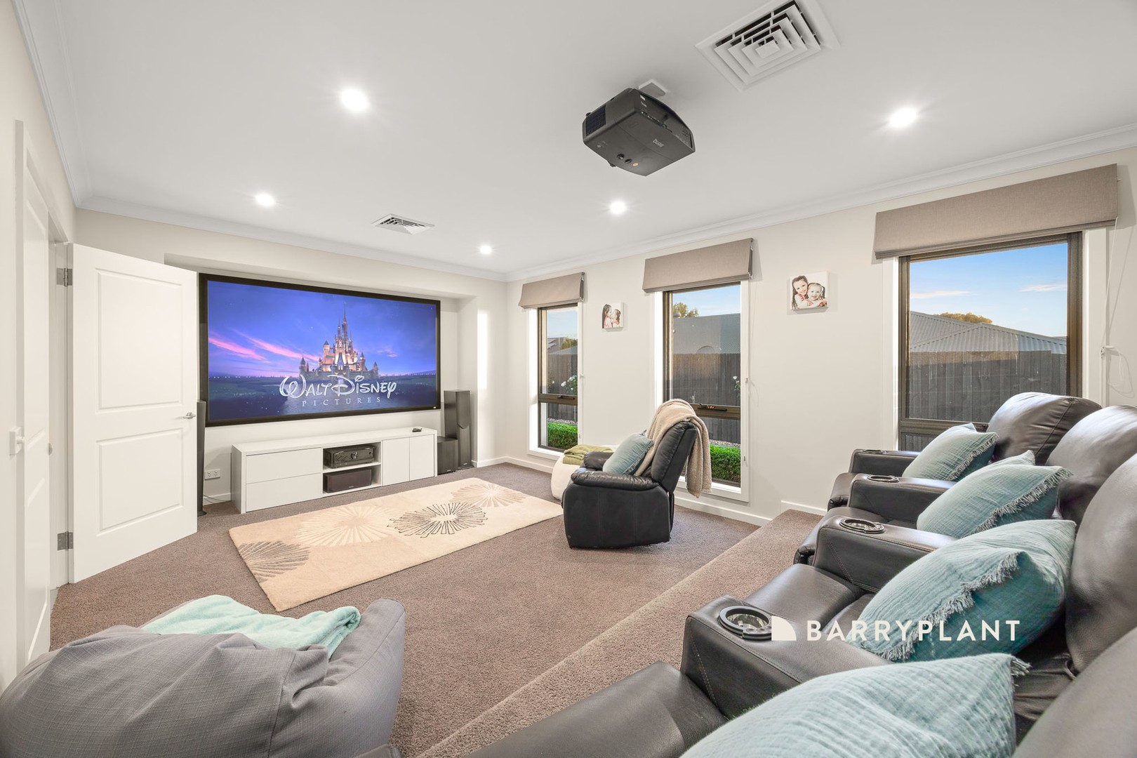 11 Mayfair Drive, Drouin, VIC 3818, Drouin - Thumbnail 3
