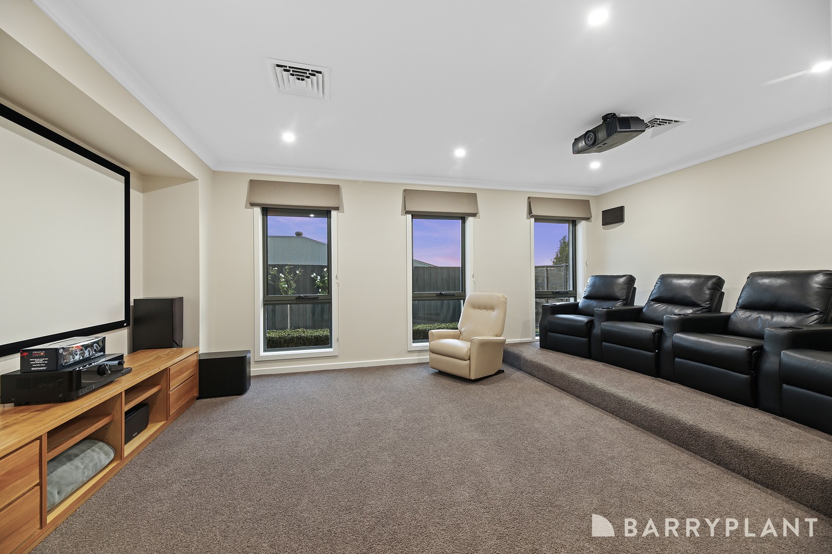 11 Mayfair Drive, Drouin, VIC 3818, Drouin - Thumbnail 4