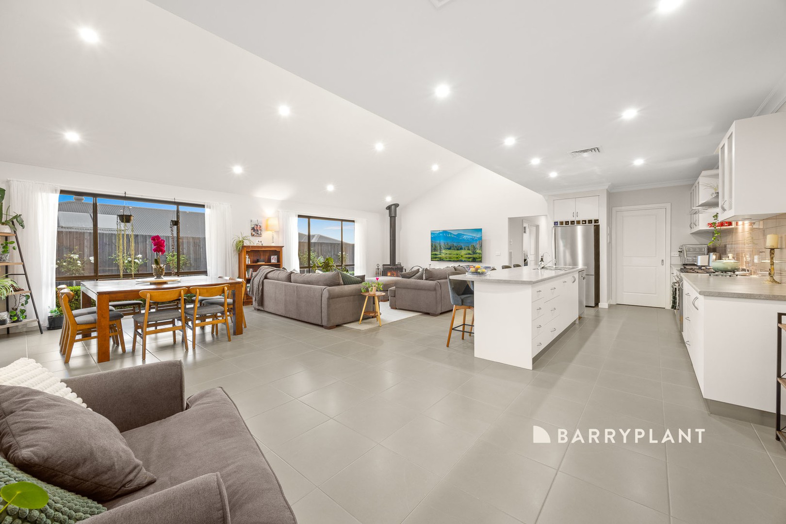11 Mayfair Drive, Drouin, VIC 3818, Drouin - Thumbnail 6