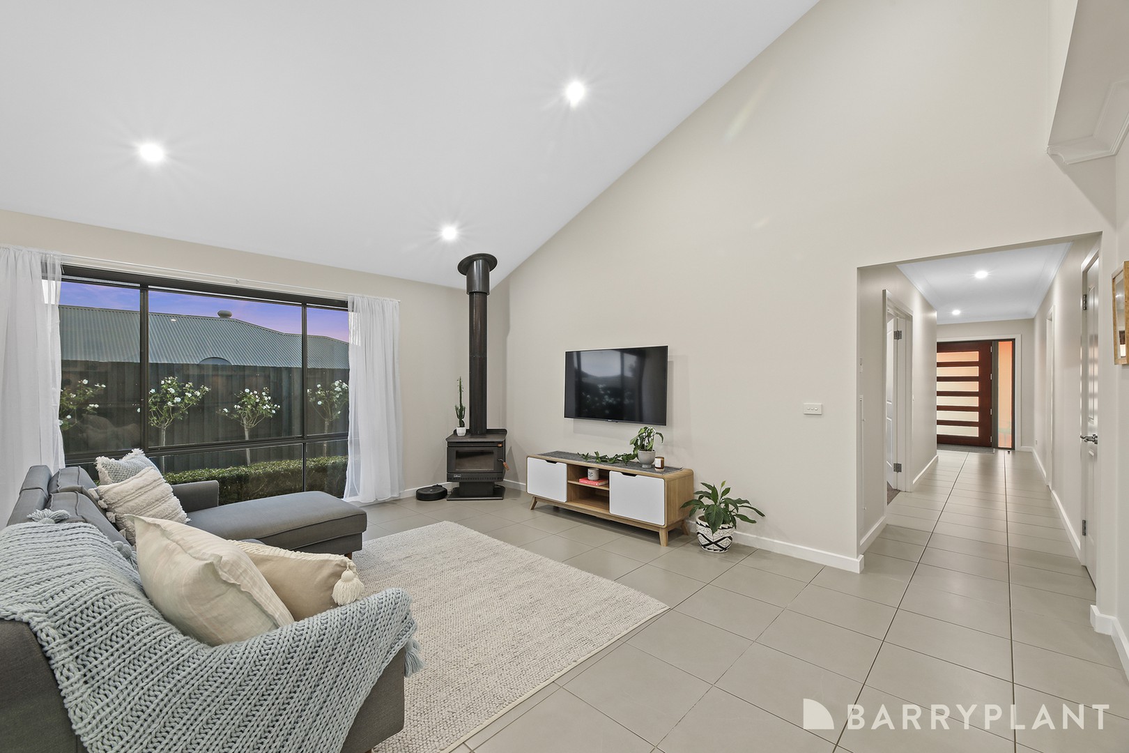 11 Mayfair Drive, Drouin, VIC 3818, Drouin - Thumbnail 7