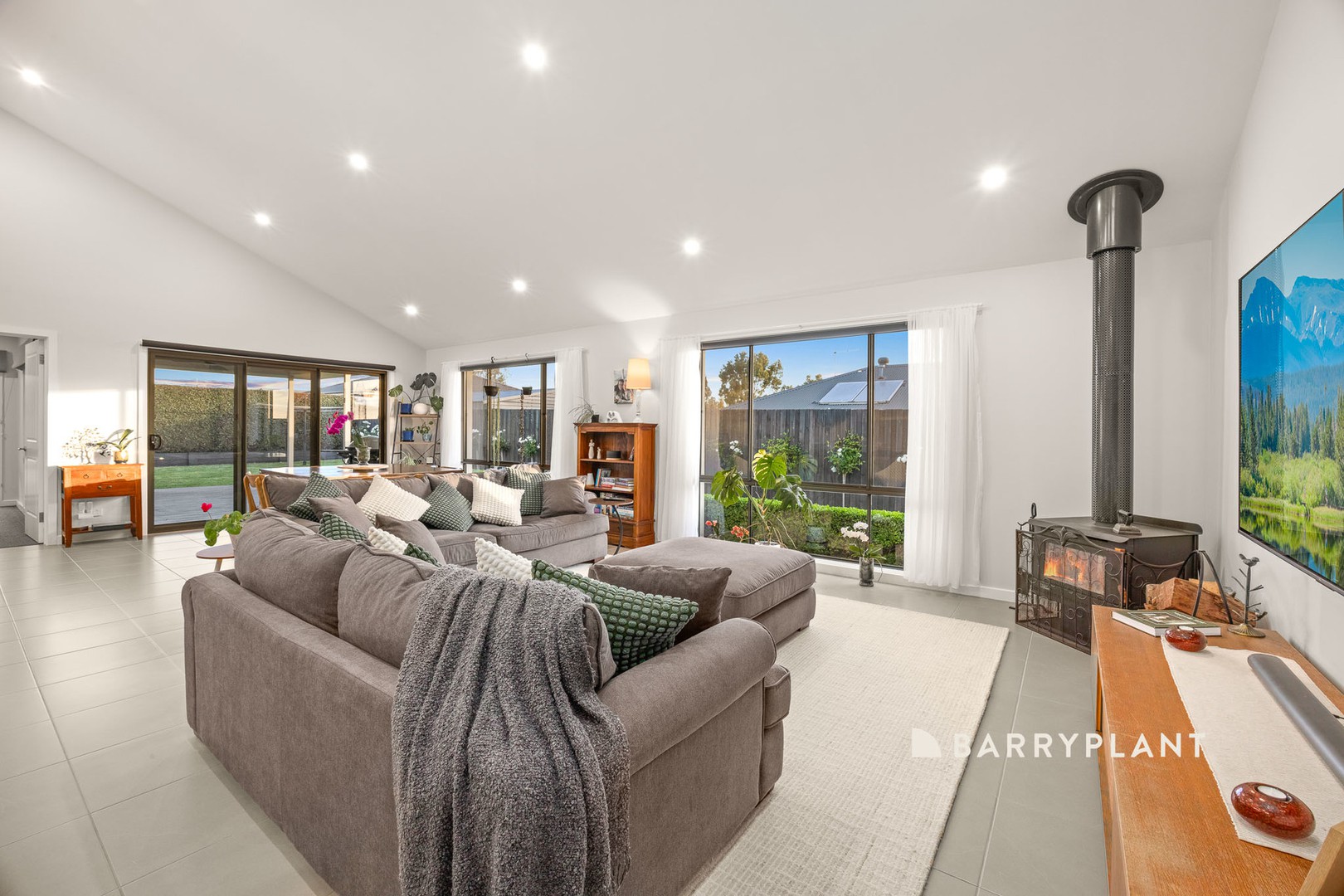 11 Mayfair Drive, Drouin, VIC 3818, Drouin - Thumbnail 7