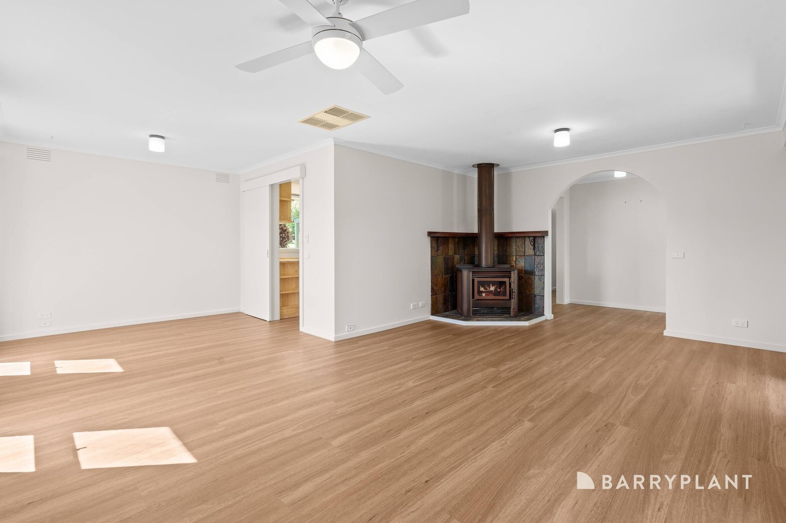 11 Mayview Drive, Monbulk, VIC 3793, Monbulk - Thumbnail 3