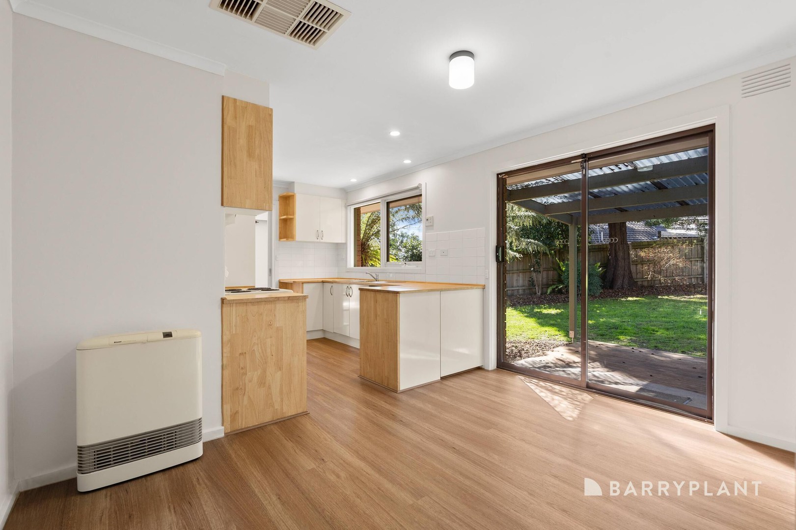 11 Mayview Drive, Monbulk, VIC 3793, Monbulk - Thumbnail 8