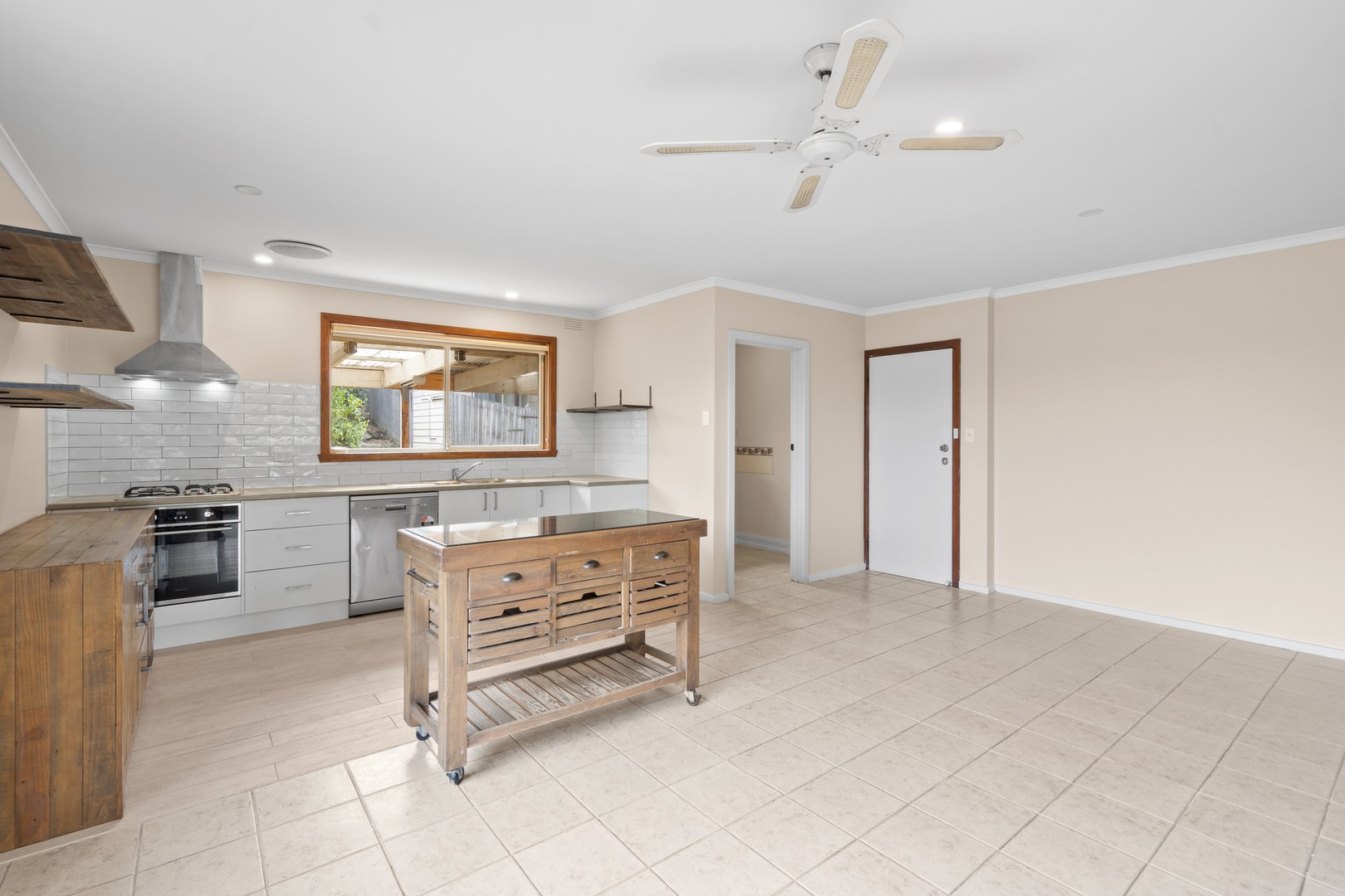 11 Mcdermott Avenue, Mooroolbark, VIC 3138, Mooroolbark - Thumbnail 4