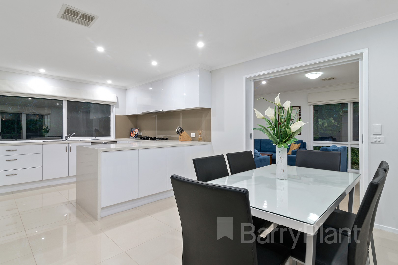 11 Mistletoe Close, Knoxfield, VIC 3180, Knoxfield - Thumbnail 3