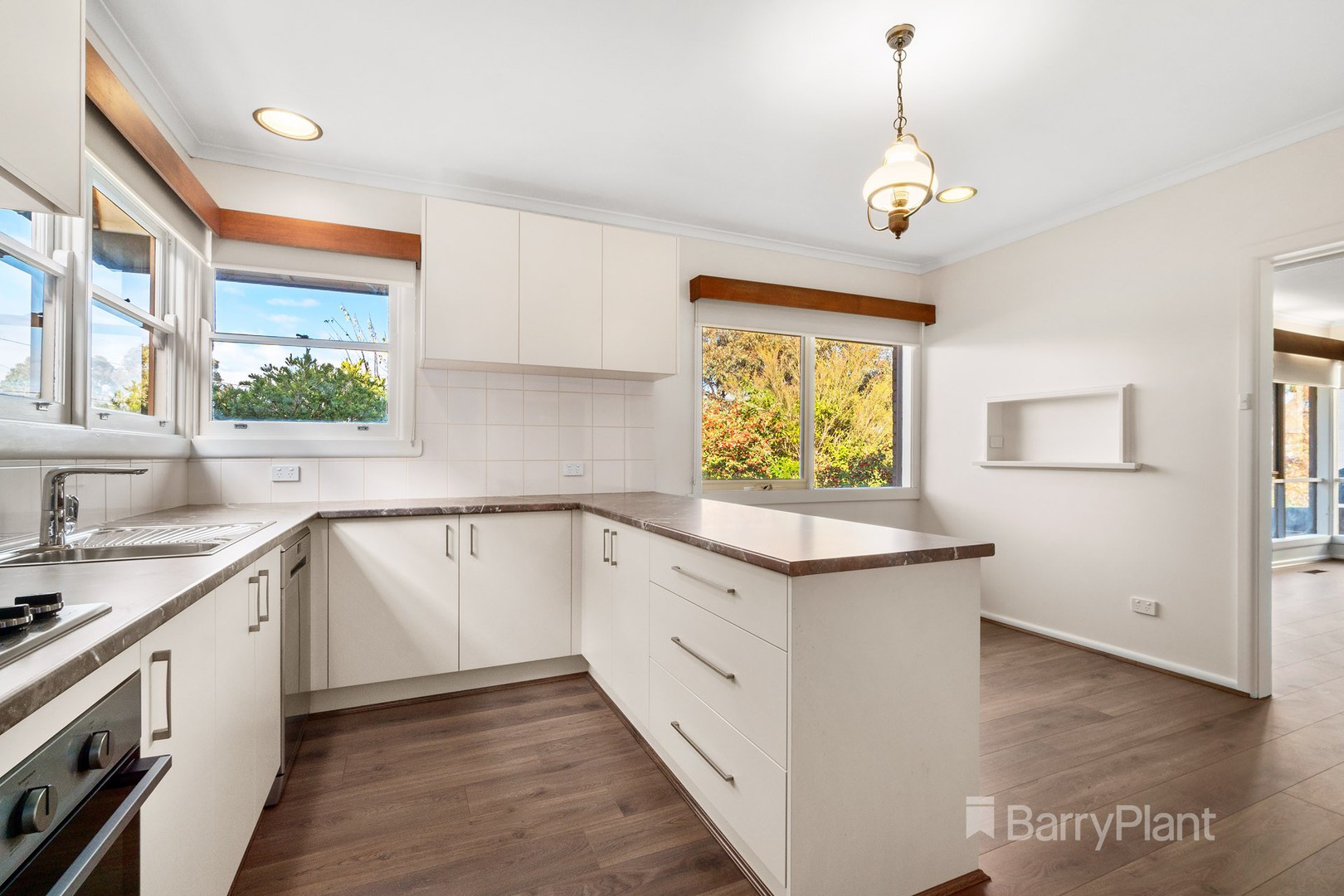 11 Montgomery Place, Bulleen, VIC 3105, Bulleen - Thumbnail 3