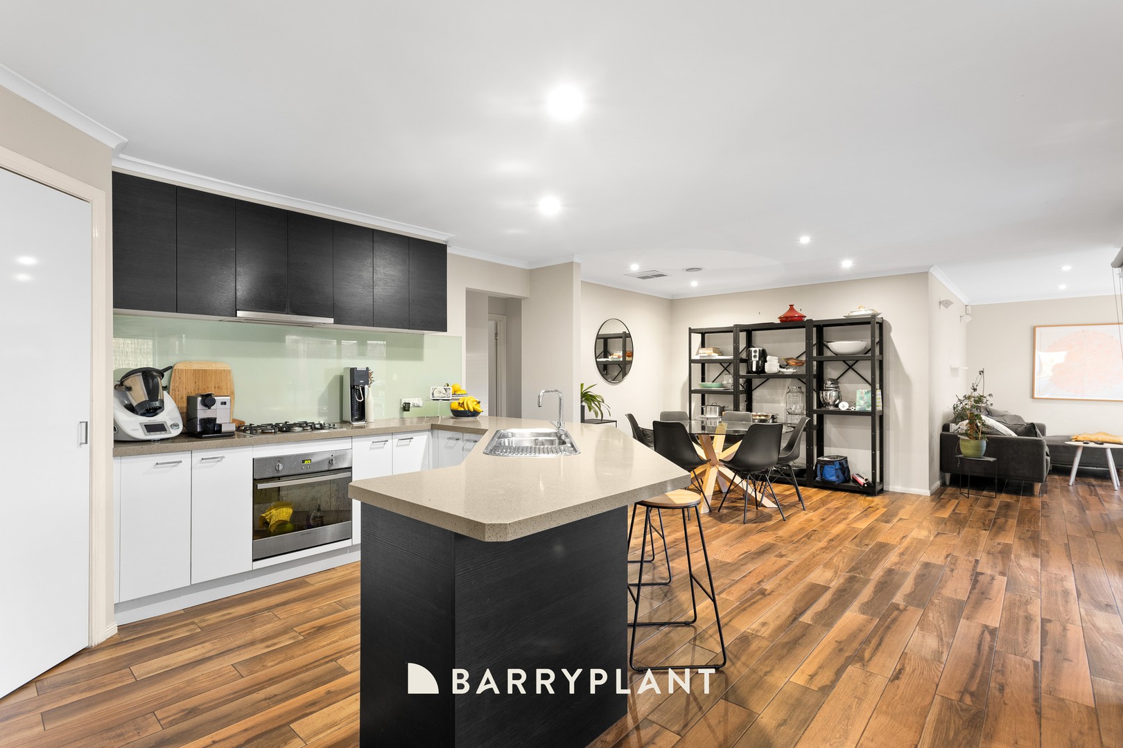 11 Mornington Grove, Berwick, VIC 3806, Berwick - Thumbnail 2