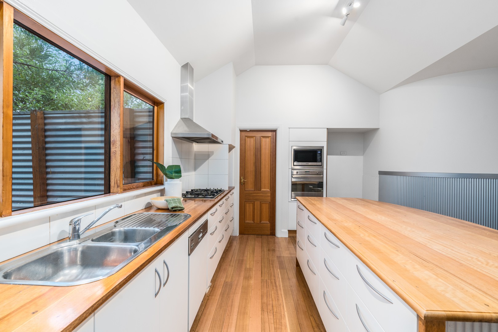 11 Muscat Place, Waurn Ponds, VIC 3216 - Thumbnail 2 - 10/02/2025