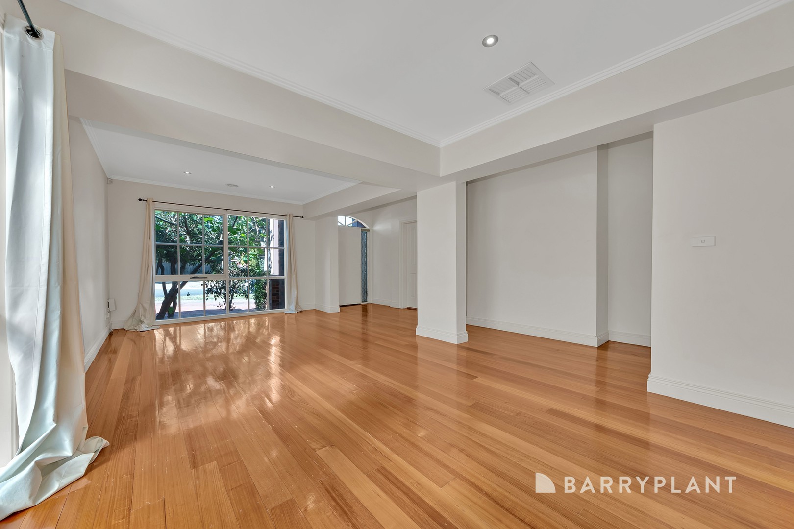 11 Nouvelle Grove, South Morang, VIC 3752, South Morang - Thumbnail 3