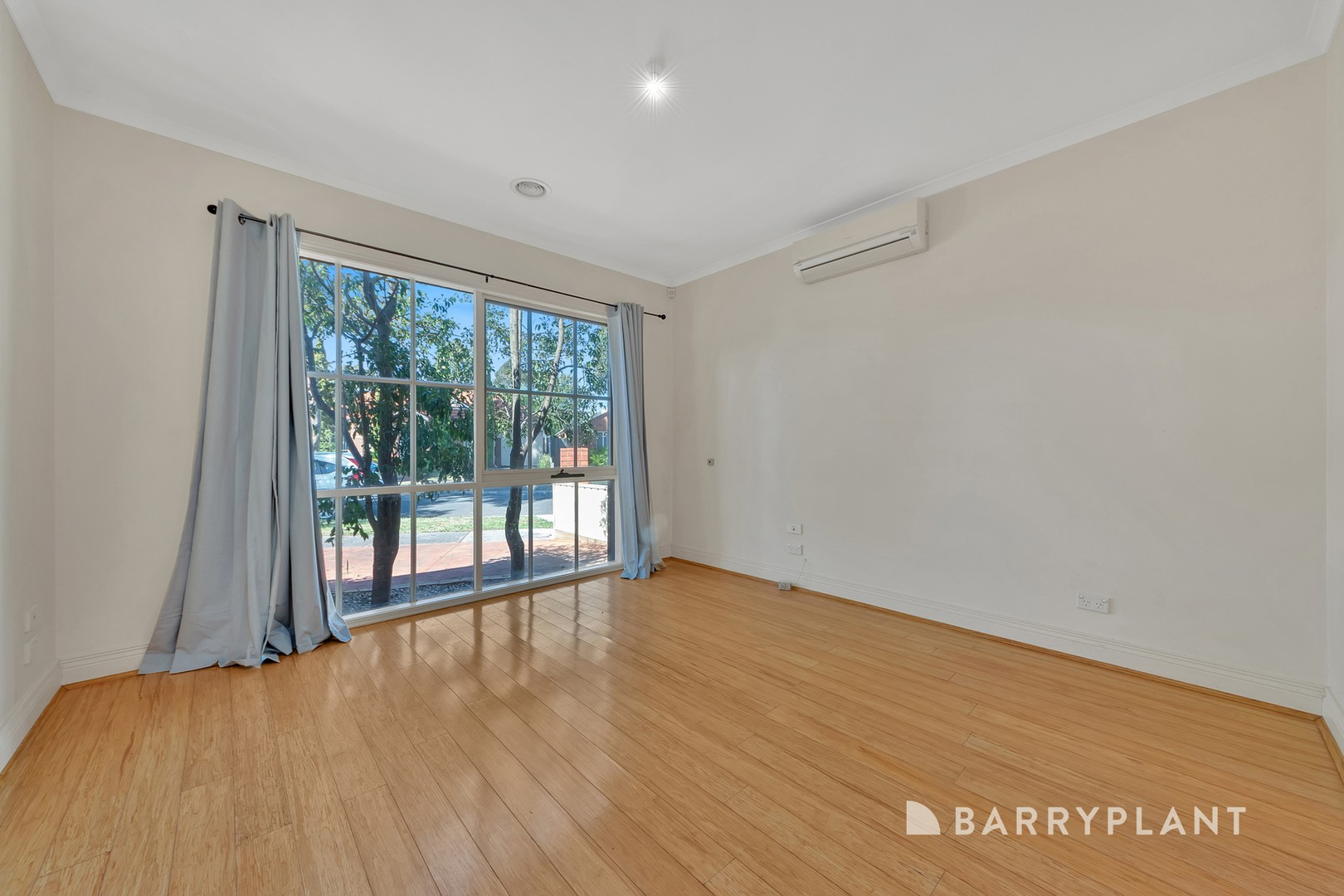 11 Nouvelle Grove, South Morang, VIC 3752, South Morang - Thumbnail 7