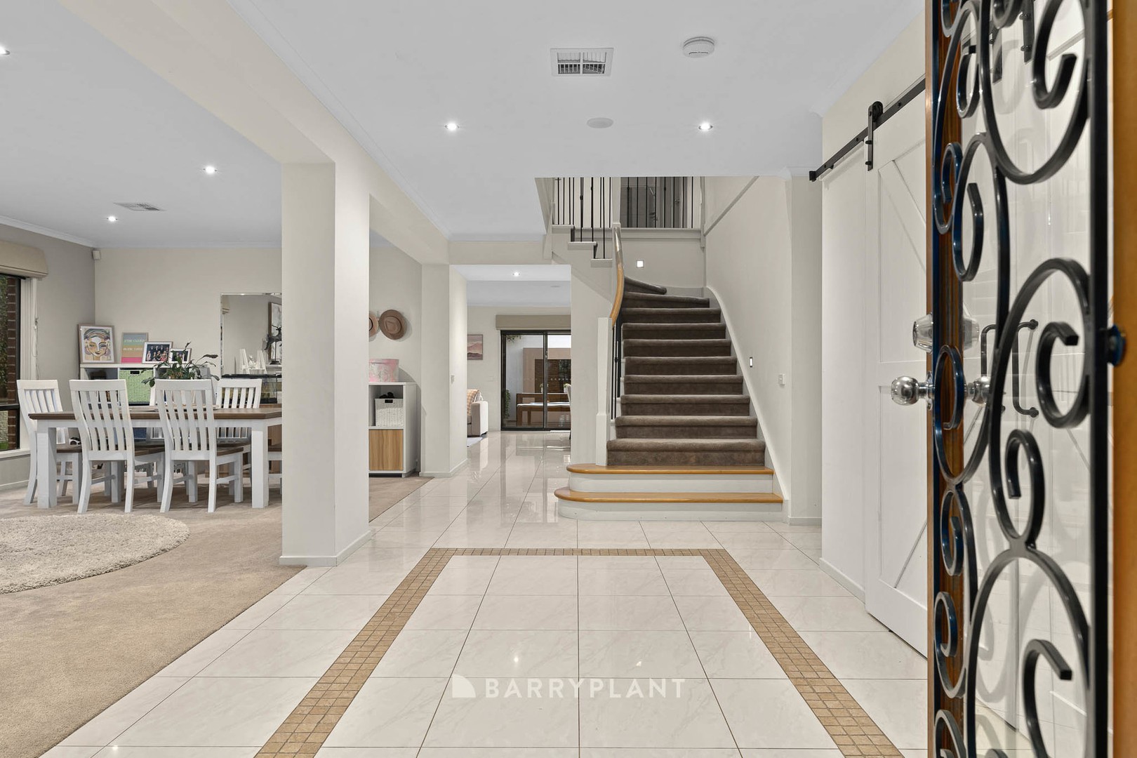 11 Oakmoss Place, Berwick, VIC 3806 - Thumbnail 2 - 14/11/2023
