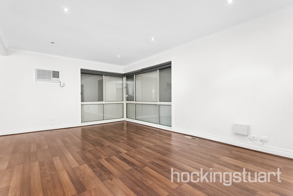 11 Oldershaw Road, Melton, VIC 3337, Melton - Thumbnail 4