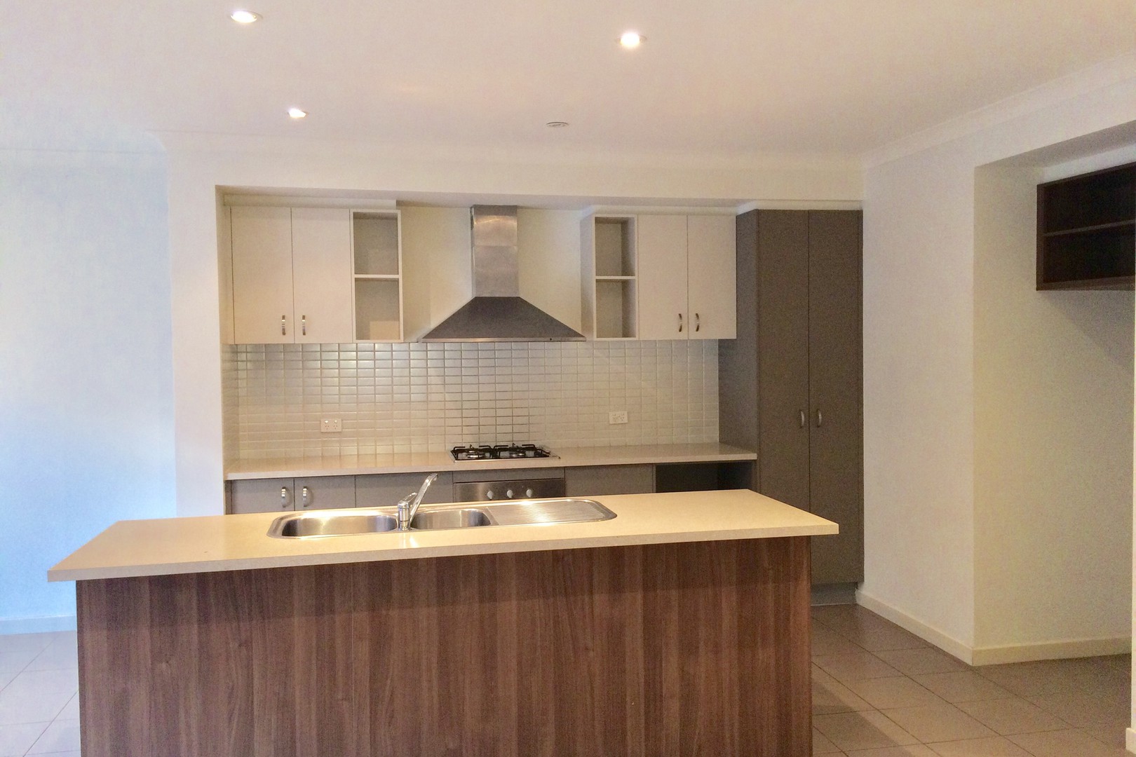 11 Oldis Close, Caroline Springs, VIC 3023, Caroline Springs - Thumbnail 2