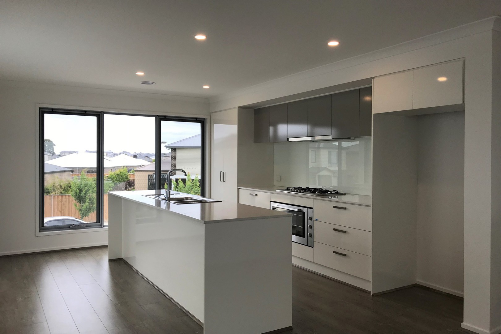 11 Optima Street, Officer, VIC 3809 - Thumbnail 2 - 06/12/2021