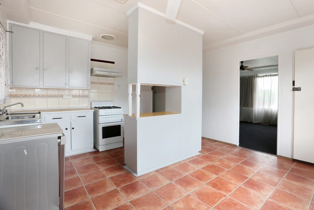 11 Ouyen Court, Dallas, VIC 3047, Dallas - Thumbnail 2