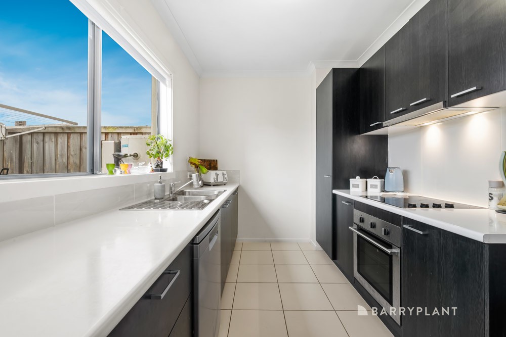 11 Painted Hills Road, Doreen, VIC 3754 - Thumbnail 2 - 12/11/2025