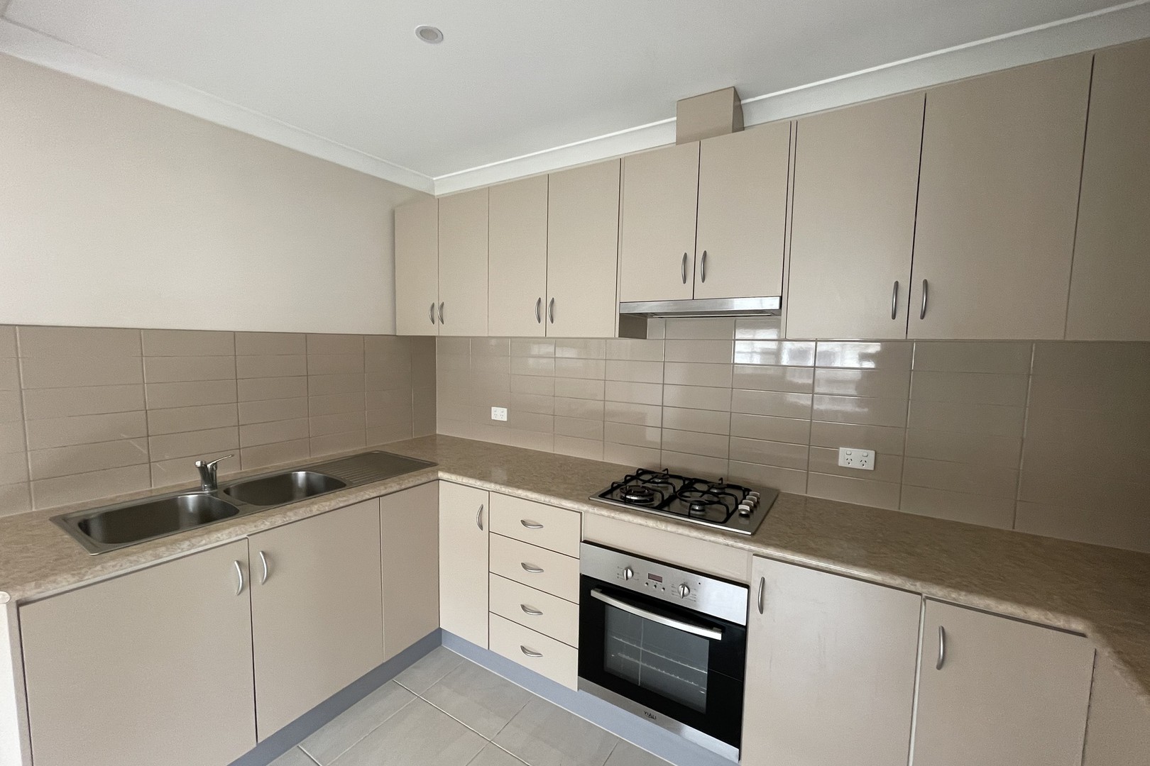 11 Palm Avenue, Reservoir, VIC 3073, Reservoir - Thumbnail 5