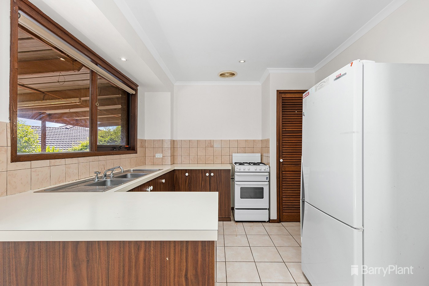 11 Parkvalley Drive, Chirnside Park, VIC 3116, Chirnside Park - Thumbnail 2