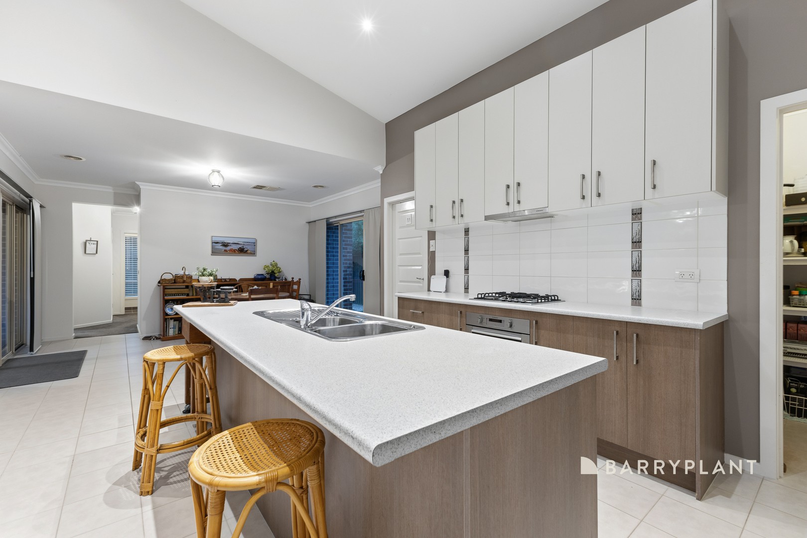 11 Parmentier Way, Pakenham, VIC 3810, Pakenham - Thumbnail 3